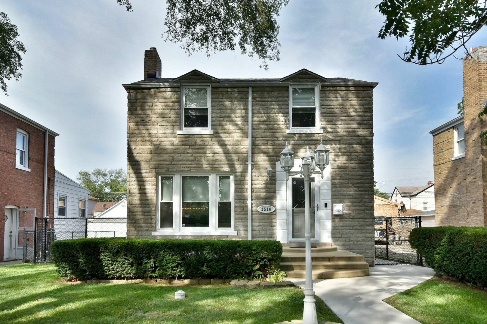 Property Photo:  2526 Elm Street  IL 60171 