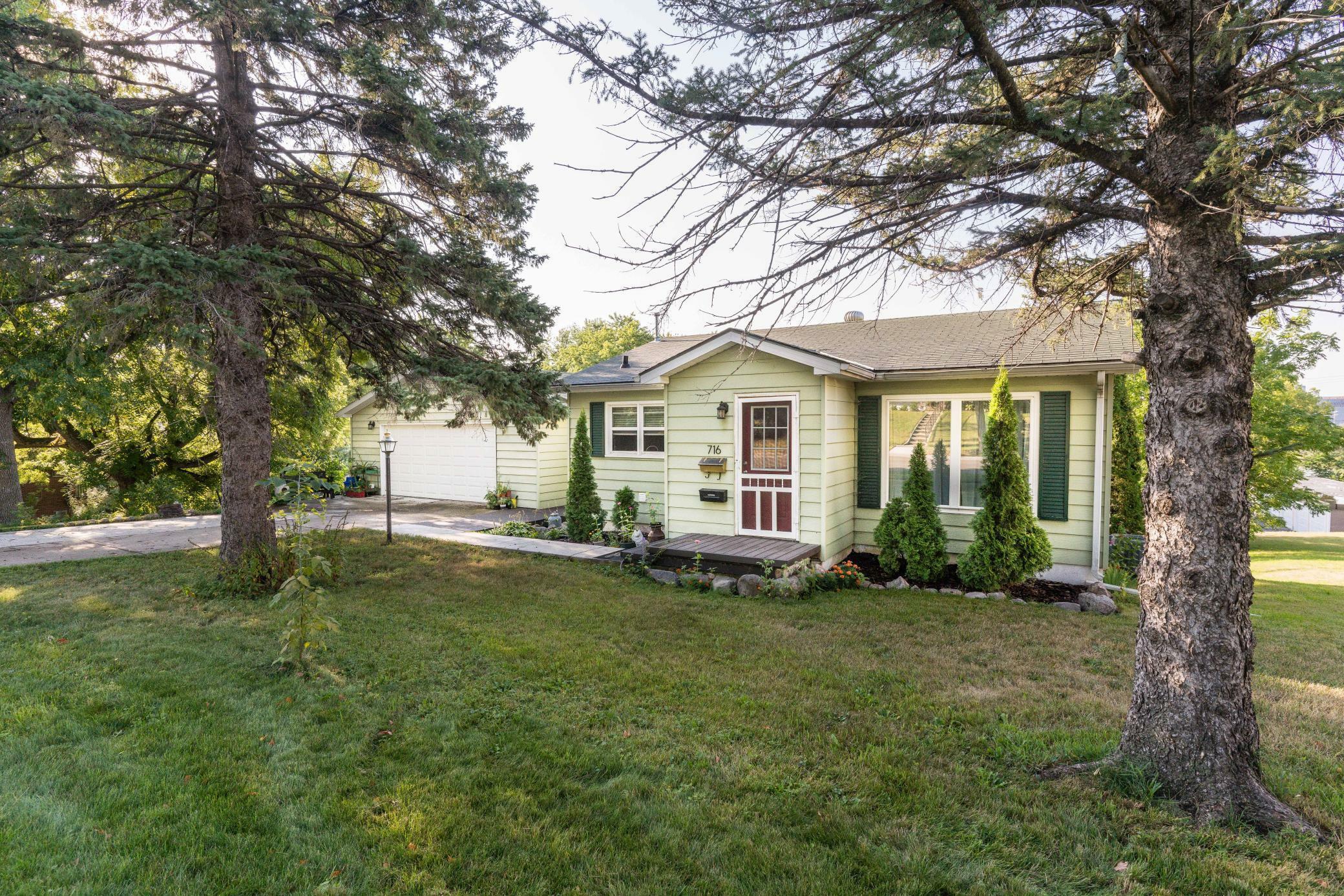 Property Photo: 716 E Summit Avenue MN 56537