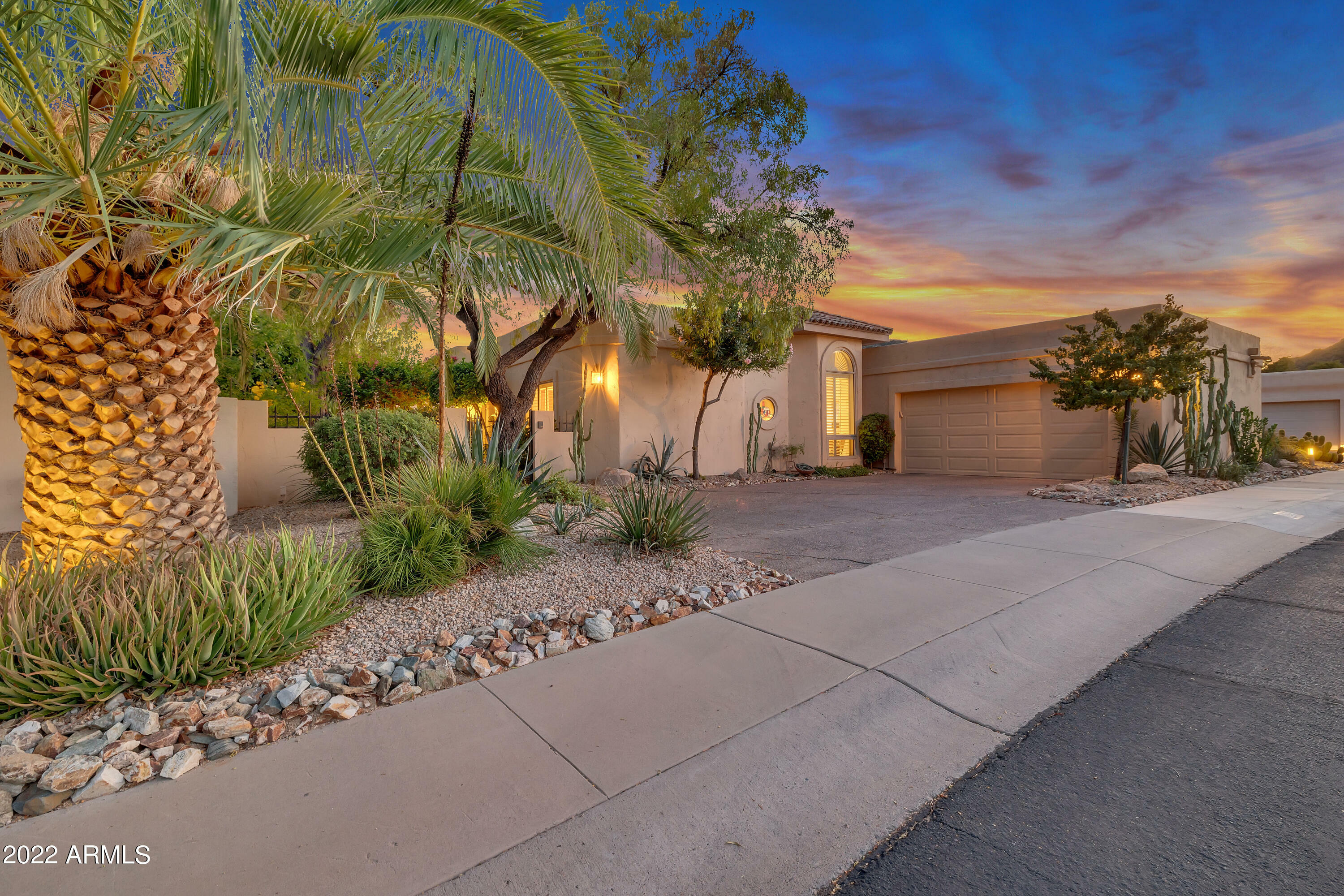 Property Photo:  2533 E Carol Avenue  AZ 85028 