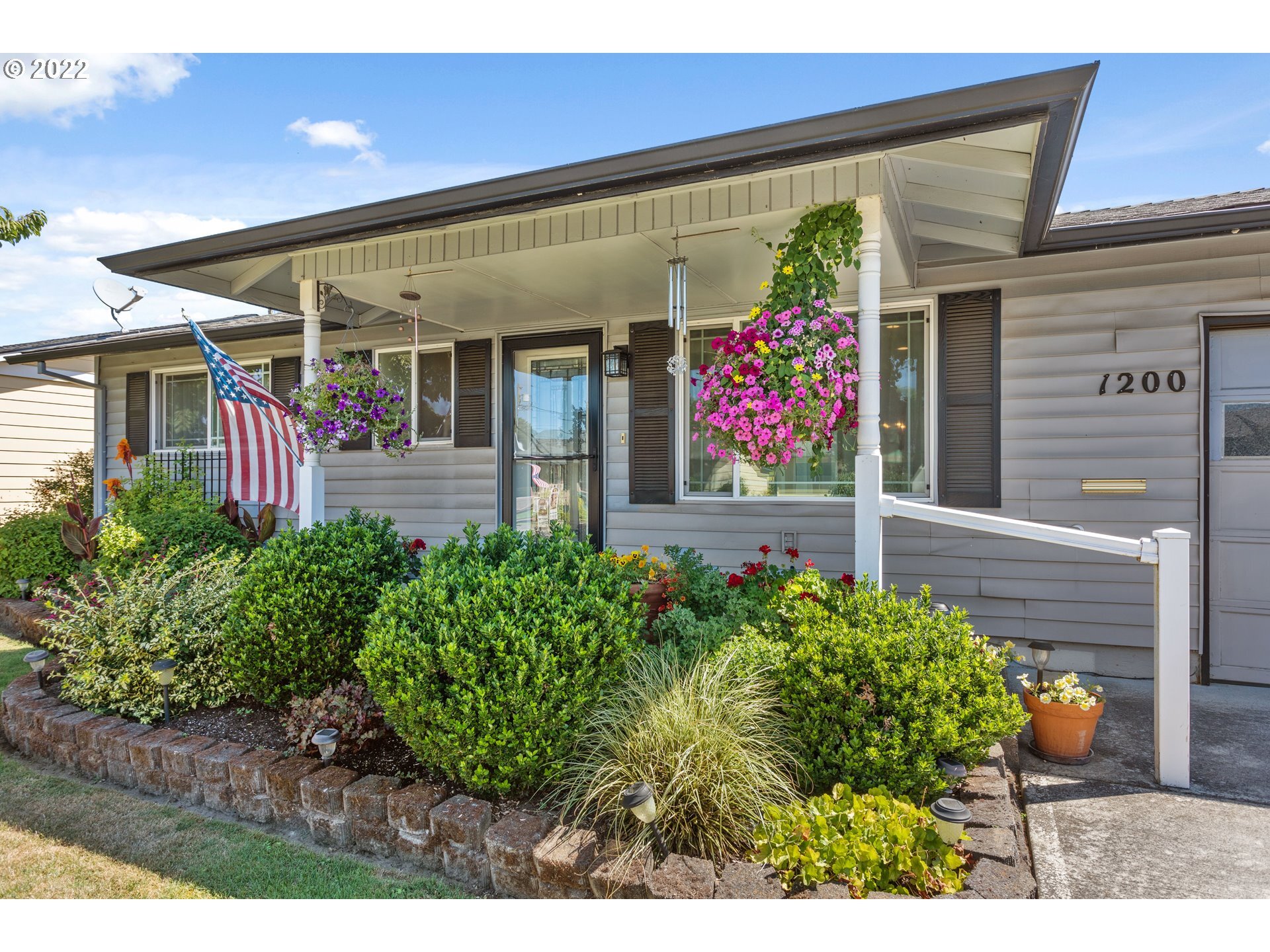 Property Photo: 1200 Stanfield Rd OR 97071