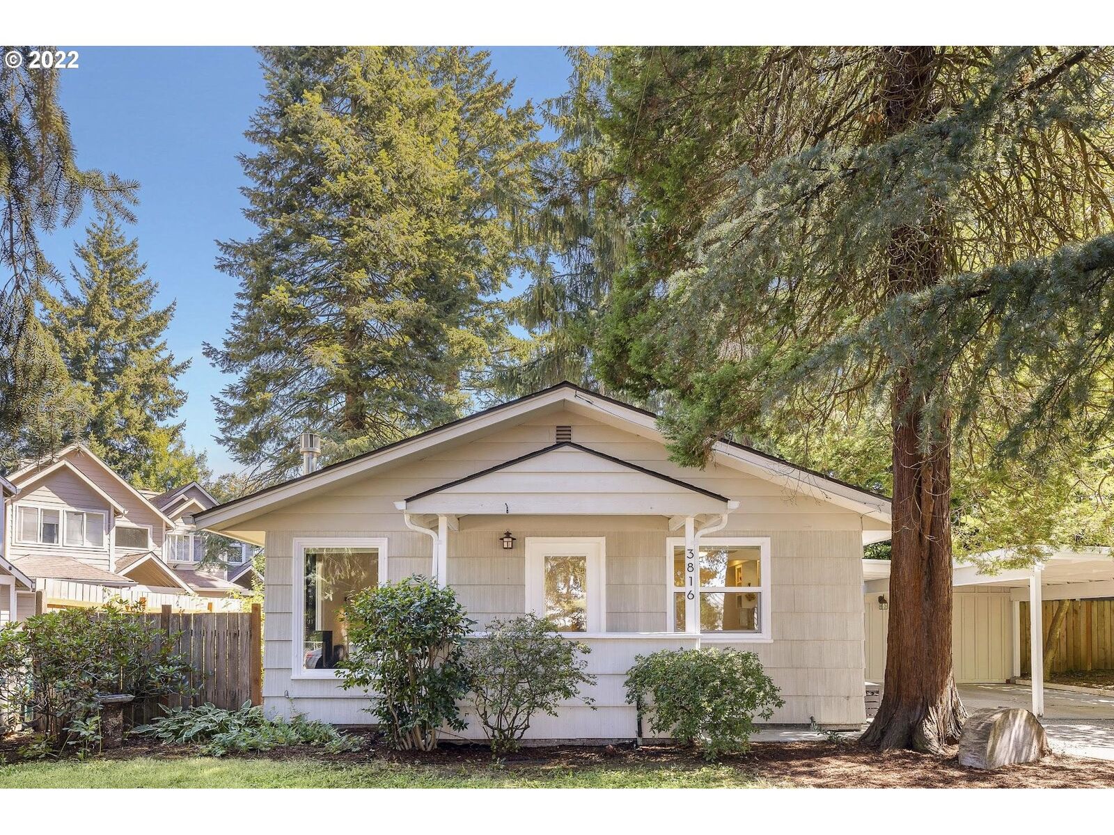 Property Photo: 3816 SE 91st Ave OR 97266