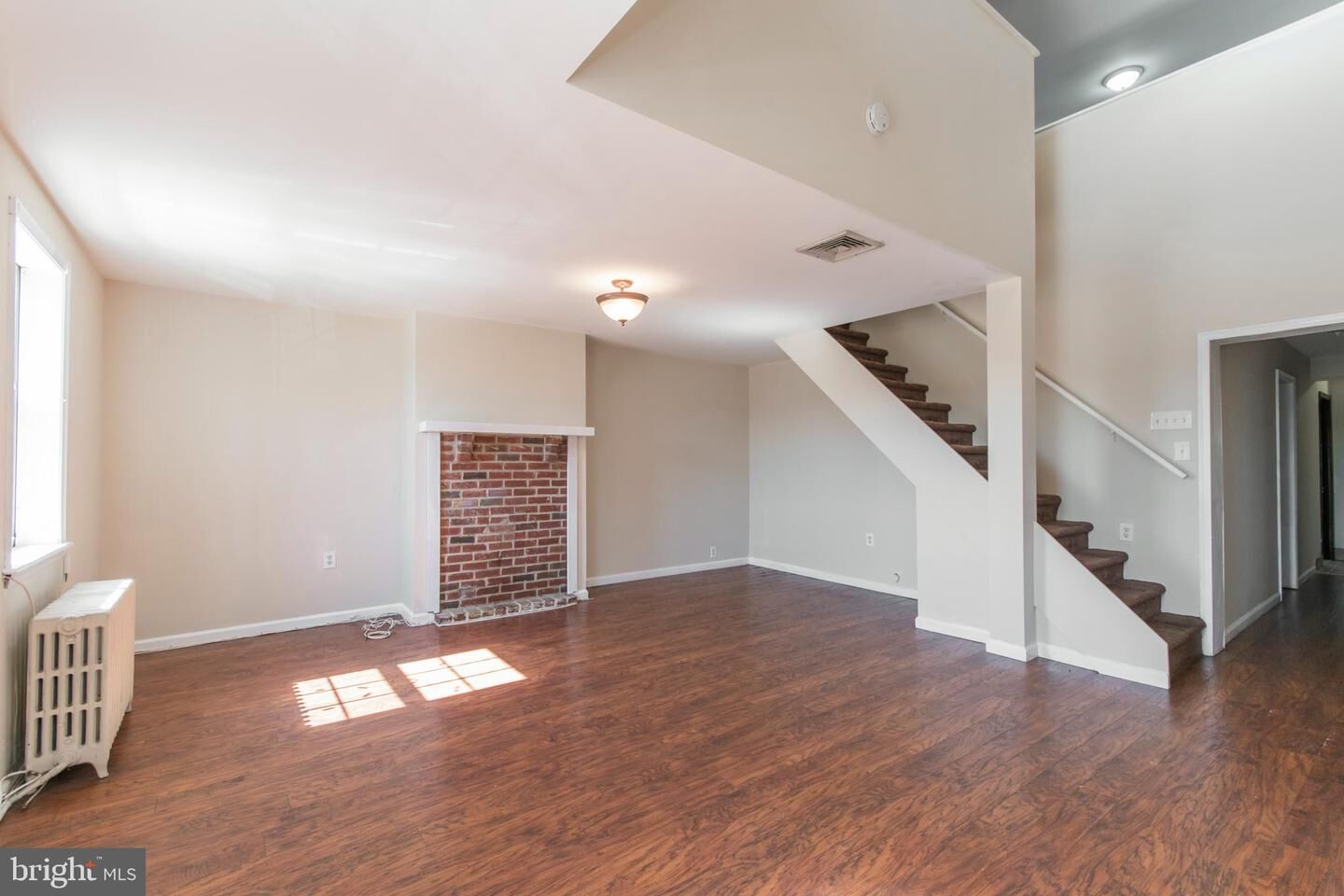 Property Photo:  2972 Richmond Street 2nd Floor  PA 19134 