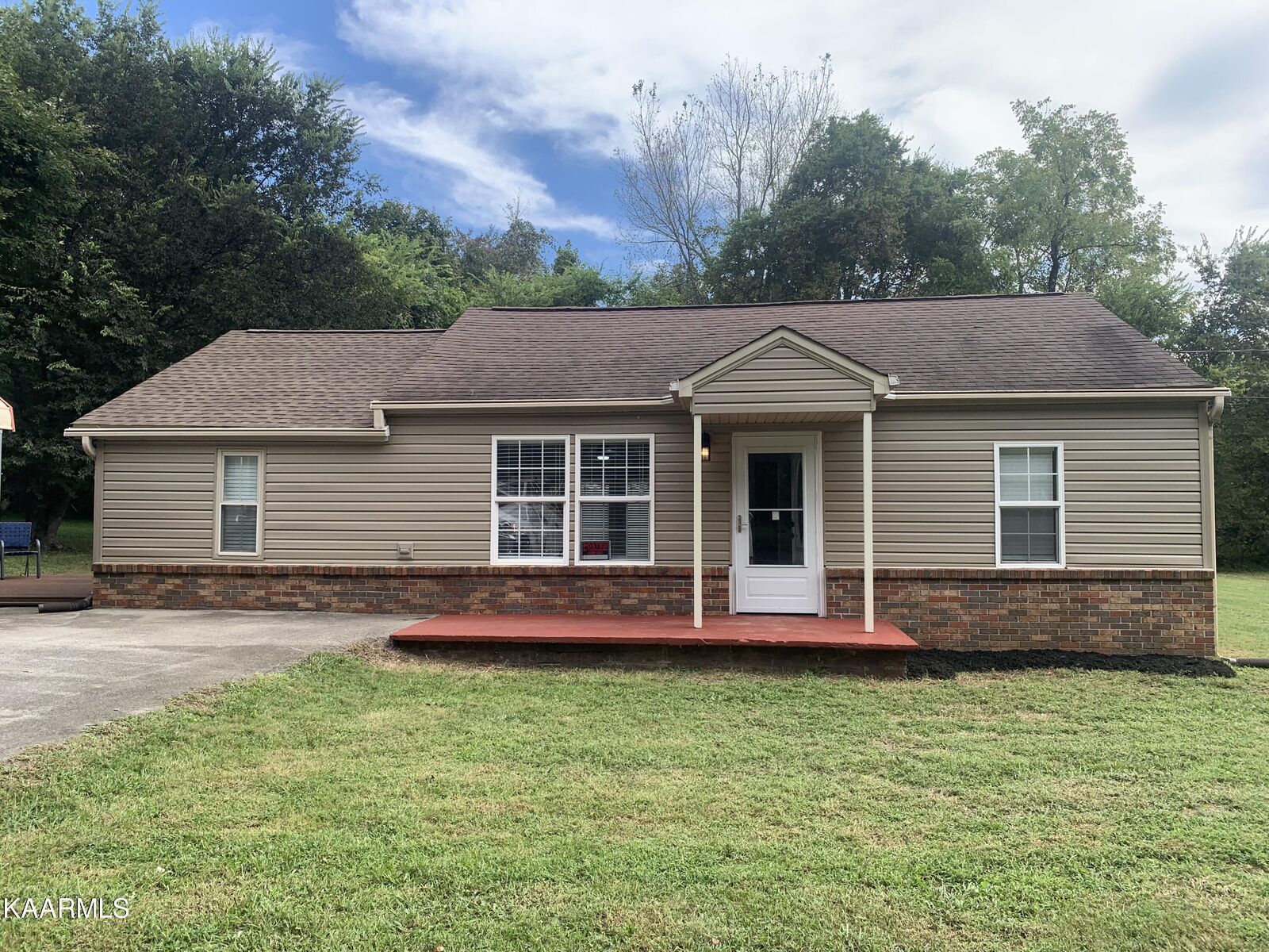 Property Photo:  212 Black Oak Ridge Rd  TN 37865 