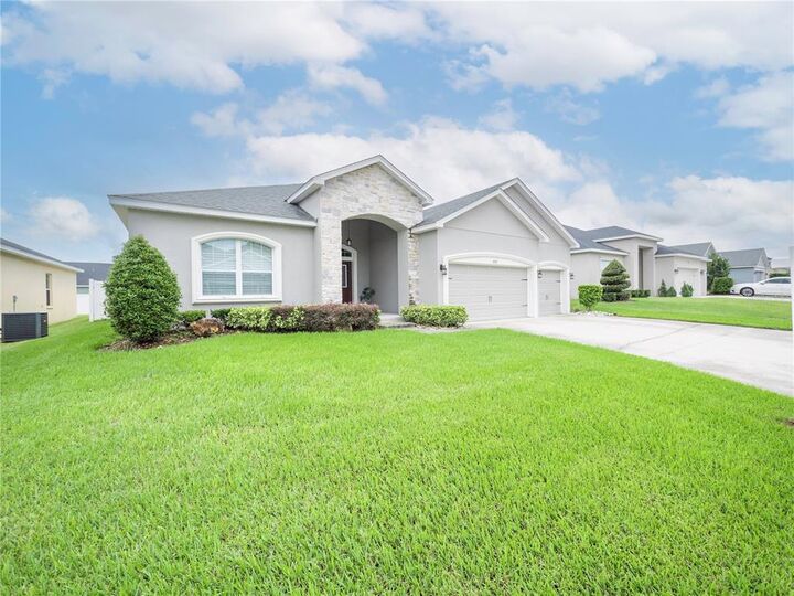 Property Photo:  5928 Valentino Way  FL 33812 