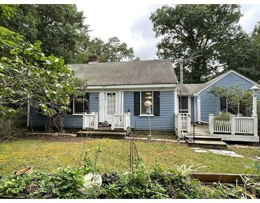 Property Photo: 633 Main St MA 02050