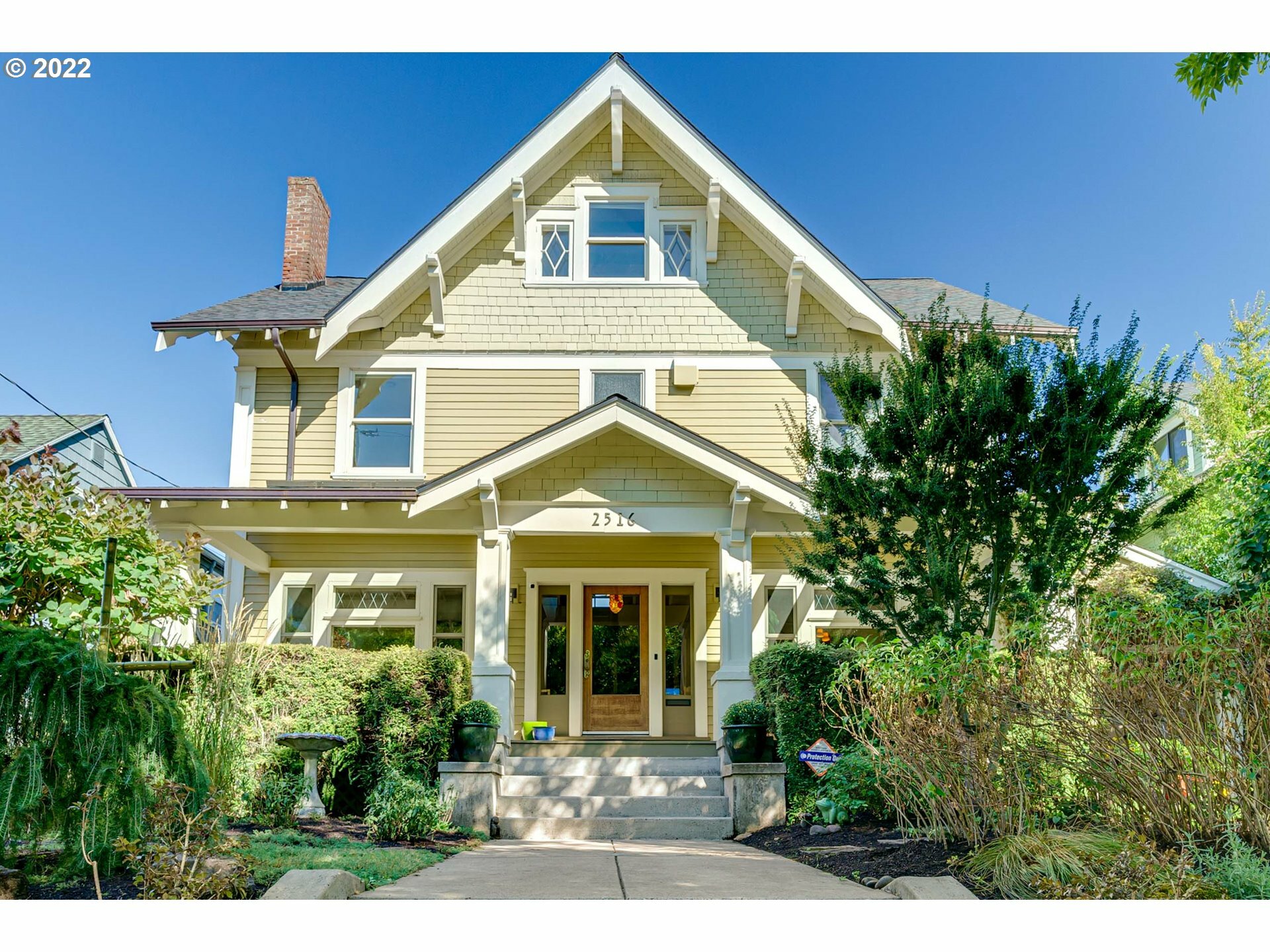 Property Photo: 2516 NE 26th Ave OR 97212