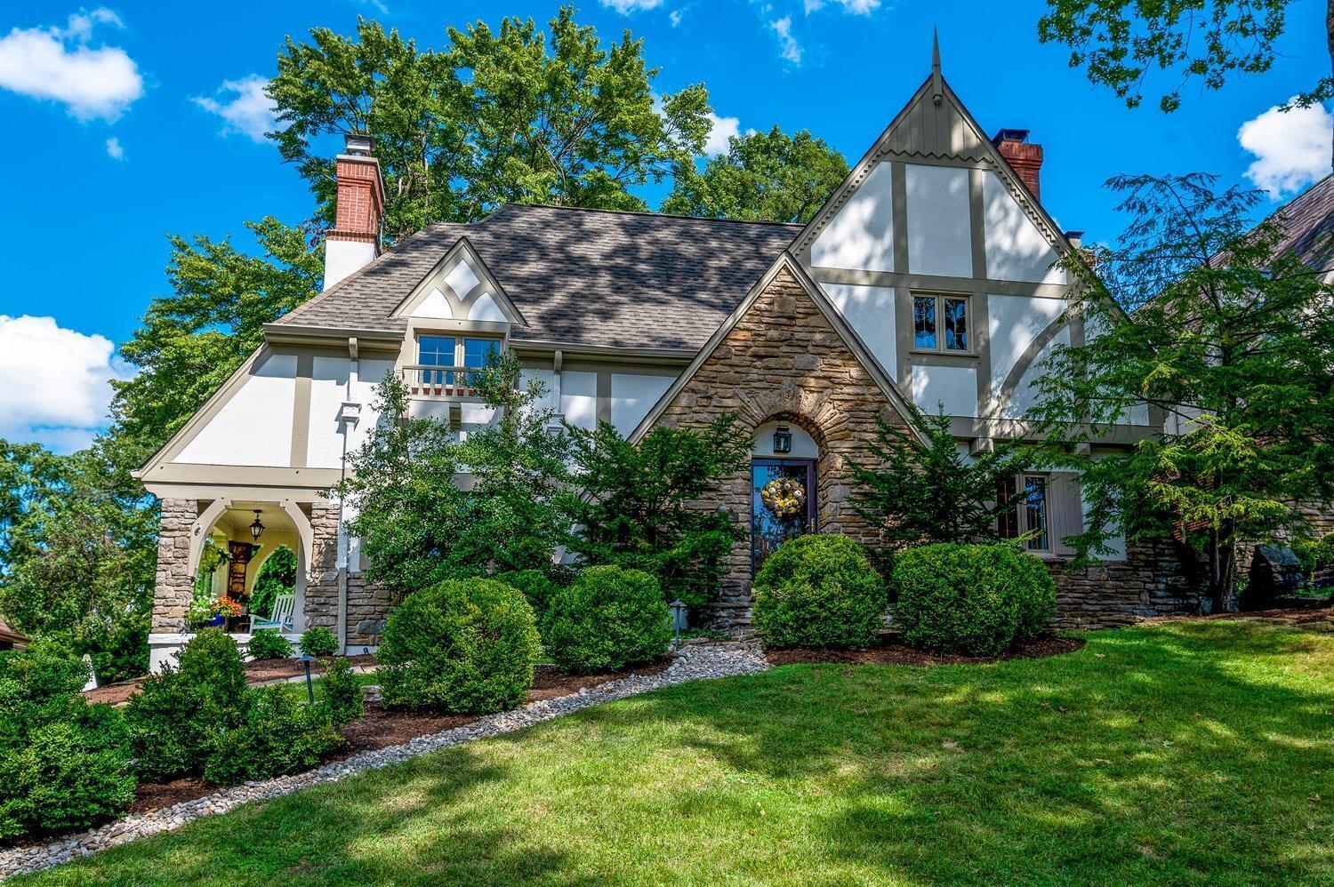 Property Photo: 796 Wakefield Dr OH 45226