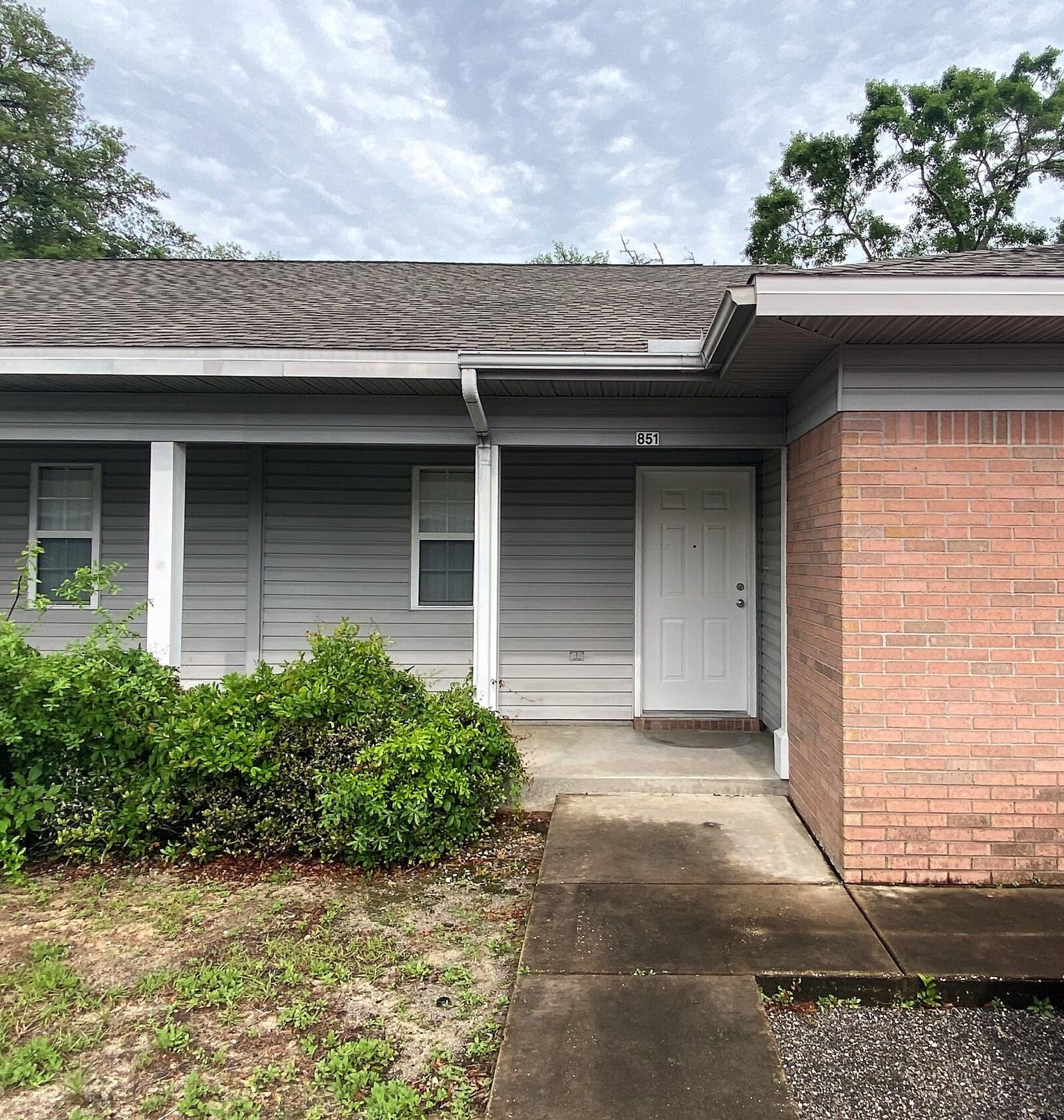 Property Photo:  851 Radford Court  FL 32579 