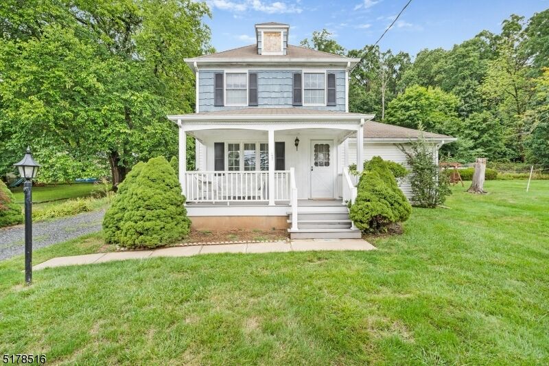 Property Photo:  2097 Washington Valley Rd  NJ 08836 