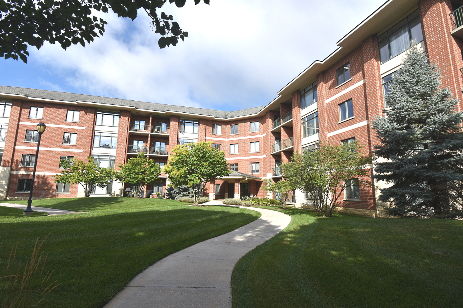 Property Photo: 845 E 22nd Street E B205 IL 60148