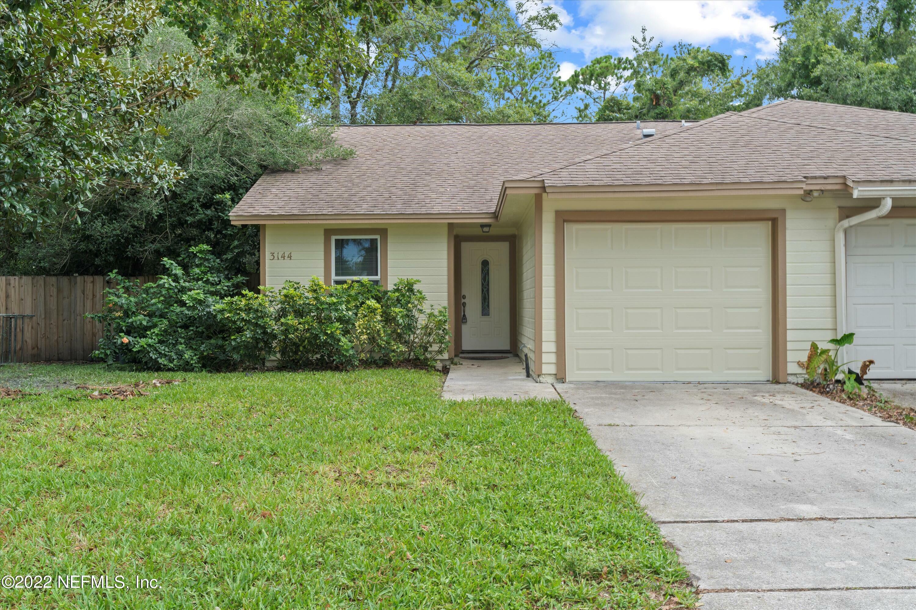 3144 Courtney Woods Lane W  Jacksonville FL 32224 photo