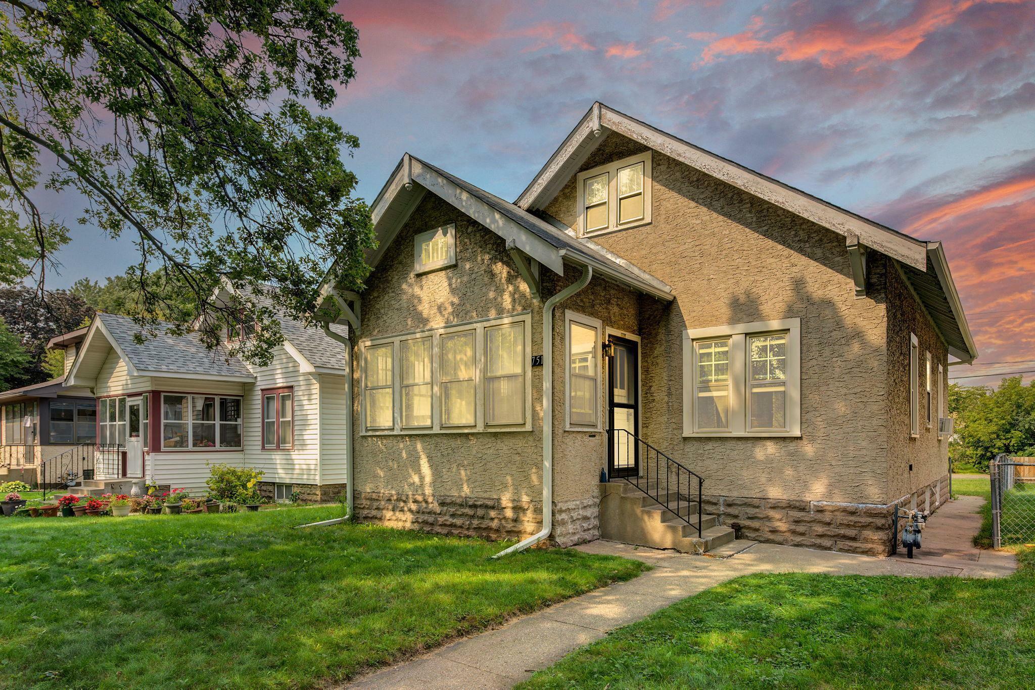 Property Photo:  751 Magnolia Avenue E  MN 55106 