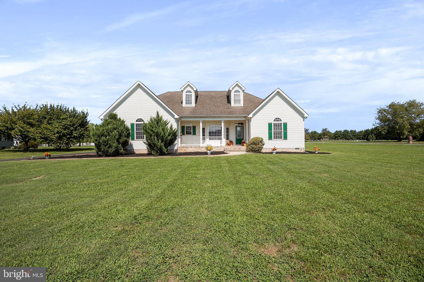 Property Photo: 22 Crosby Knoll Circle DE 19904