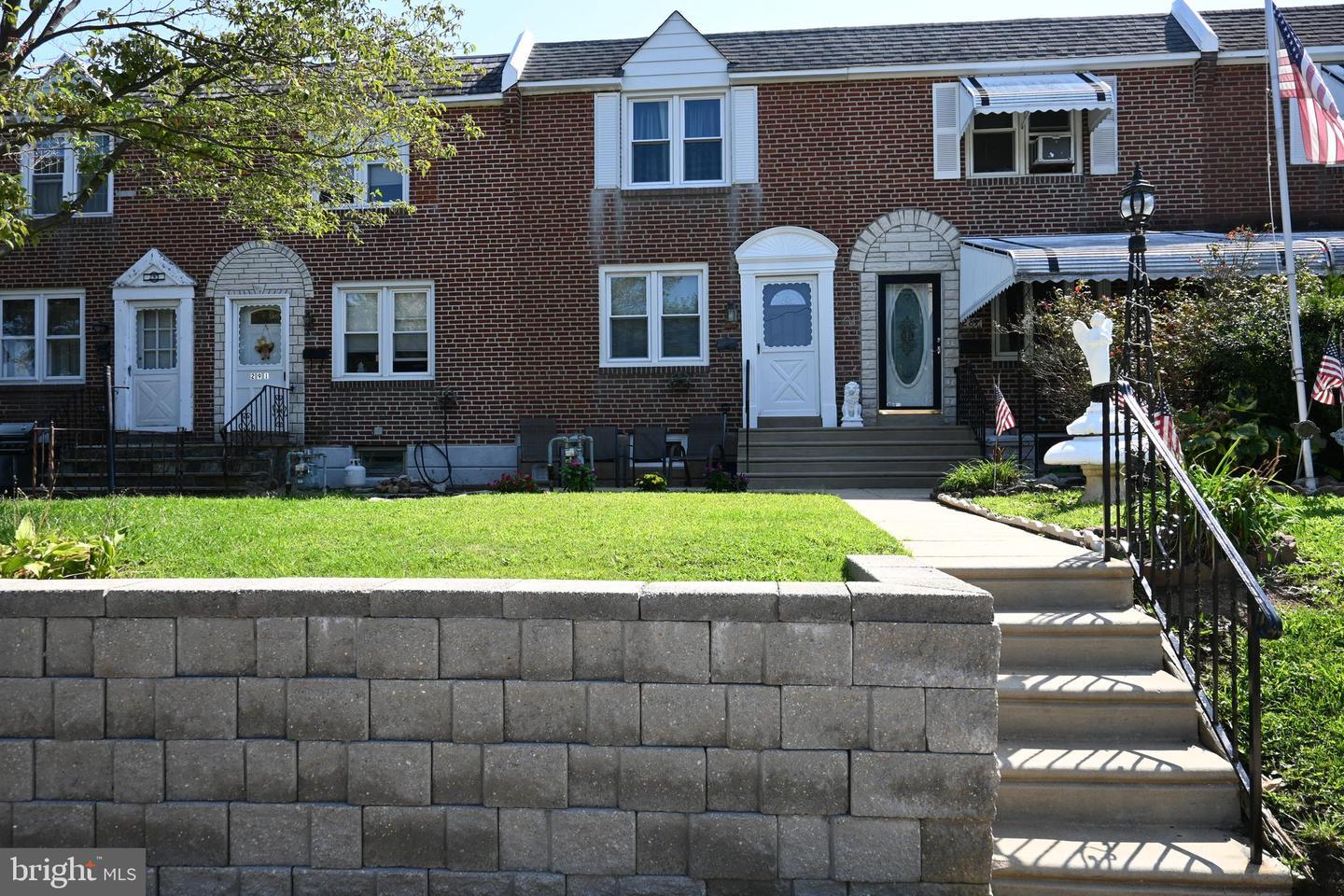 Property Photo: 289 Whitehall Drive PA 19018