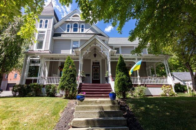 Property Photo: 102 E 5th St PA 15834