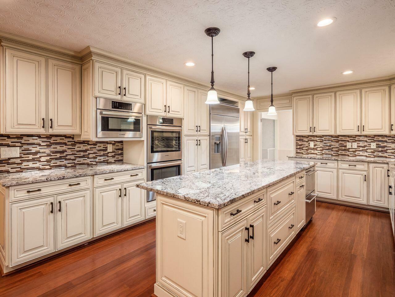 Property Photo: 3899 Scotsfield Drive OH 43230