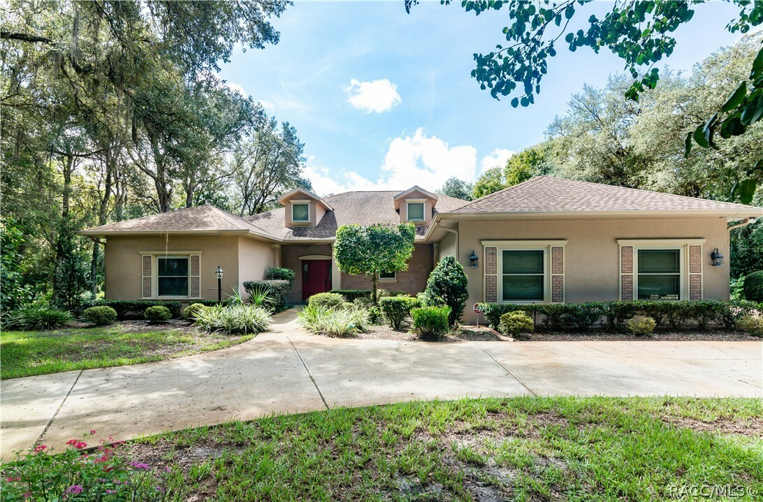 Property Photo:  398 W Massachusetts Street  FL 34442 