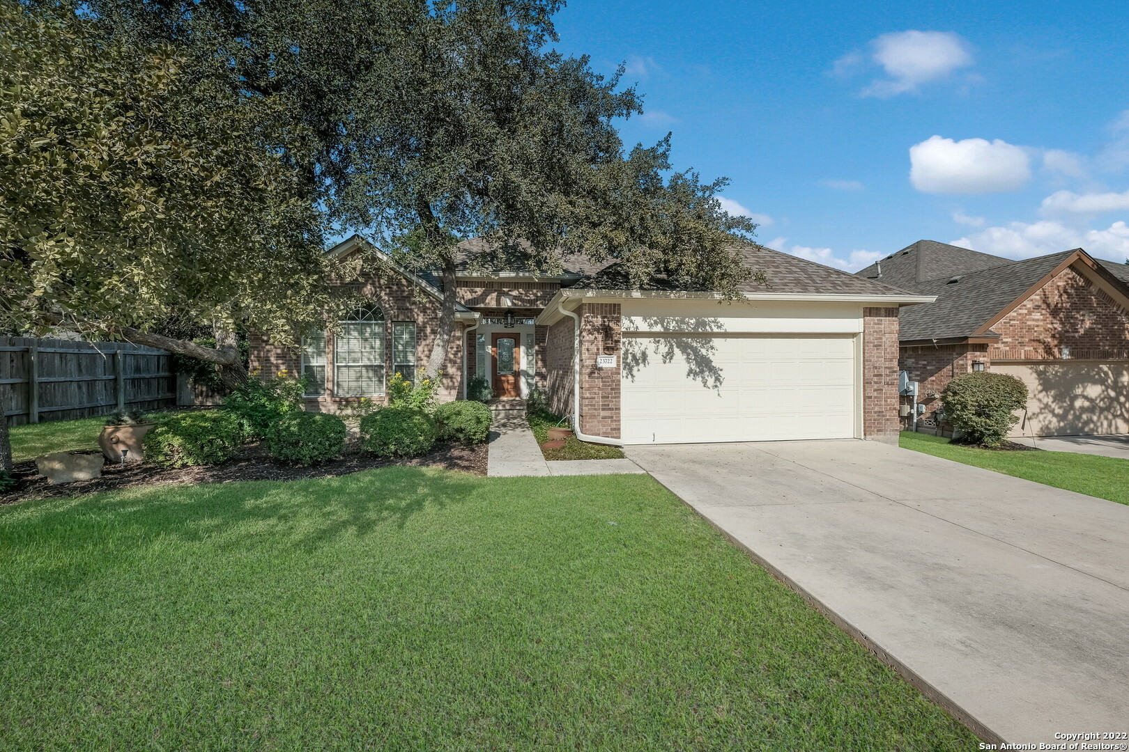 Property Photo:  23722 Legend Gln  TX 78260 