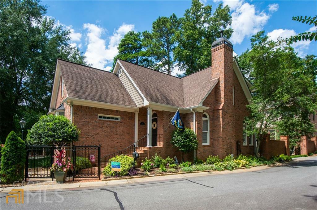 Property Photo: 1451 Woodshire Drive GA 30033