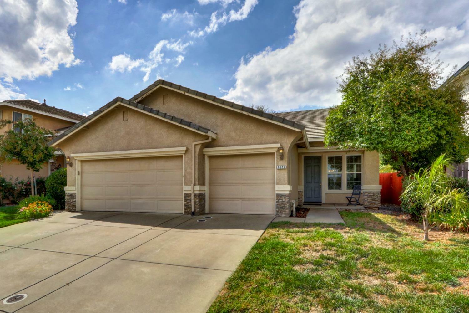 Property Photo:  9587 Harvest View Way  CA 95827 