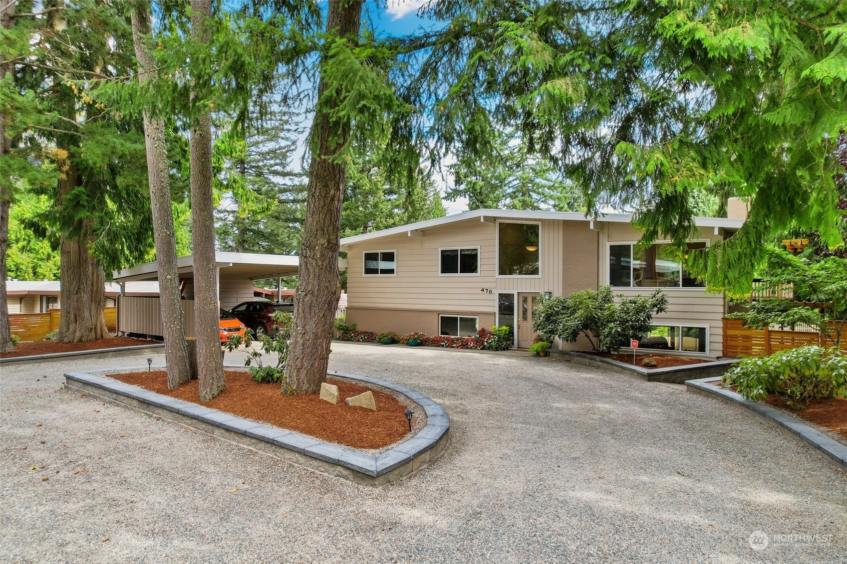 Property Photo:  470 Mt Kenya Drive SW  WA 98027 