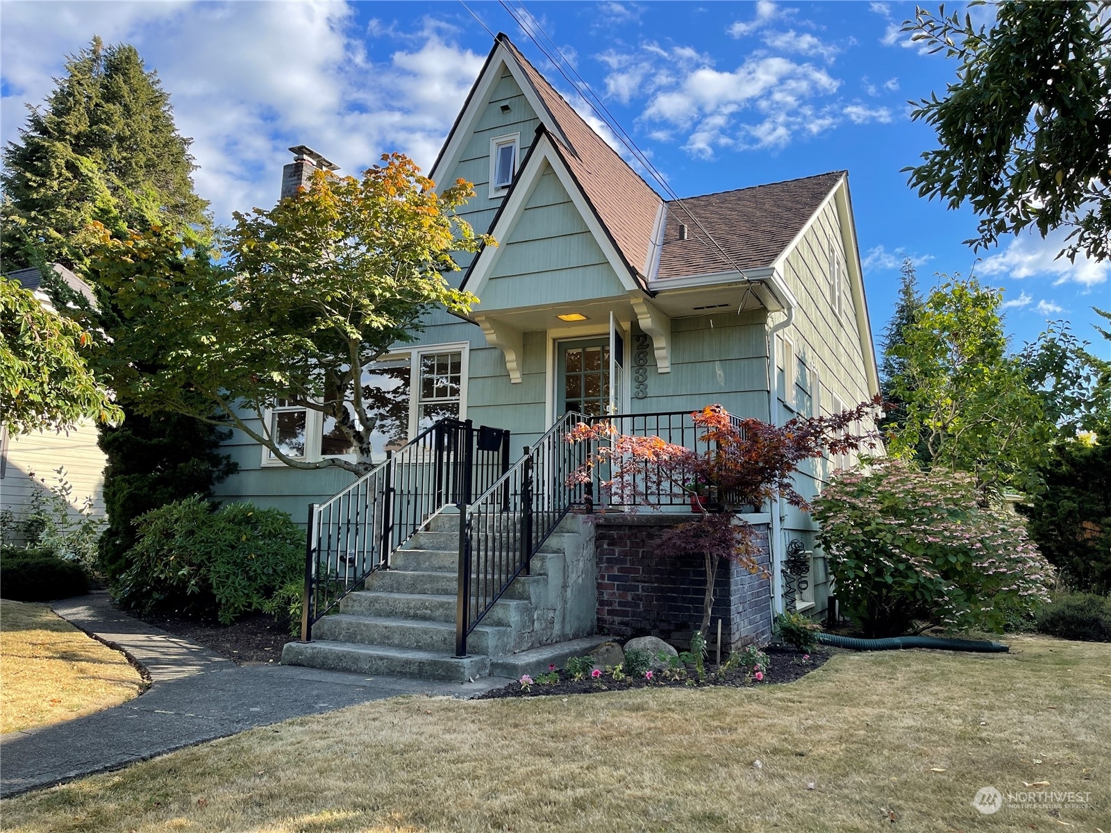 Property Photo: 2633 S Ferdinand Street WA 98108