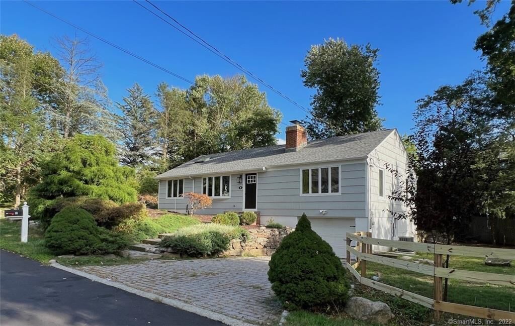 Property Photo:  34 Crescent Road  CT 06880 
