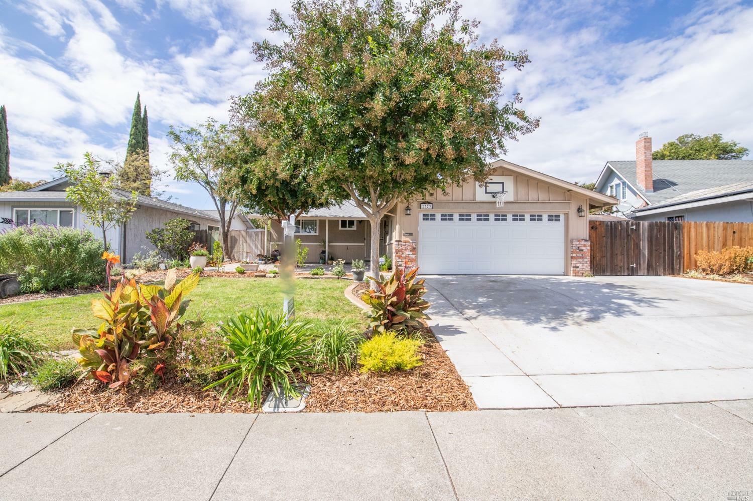 Property Photo:  2723 Marigold Drive  CA 94533 