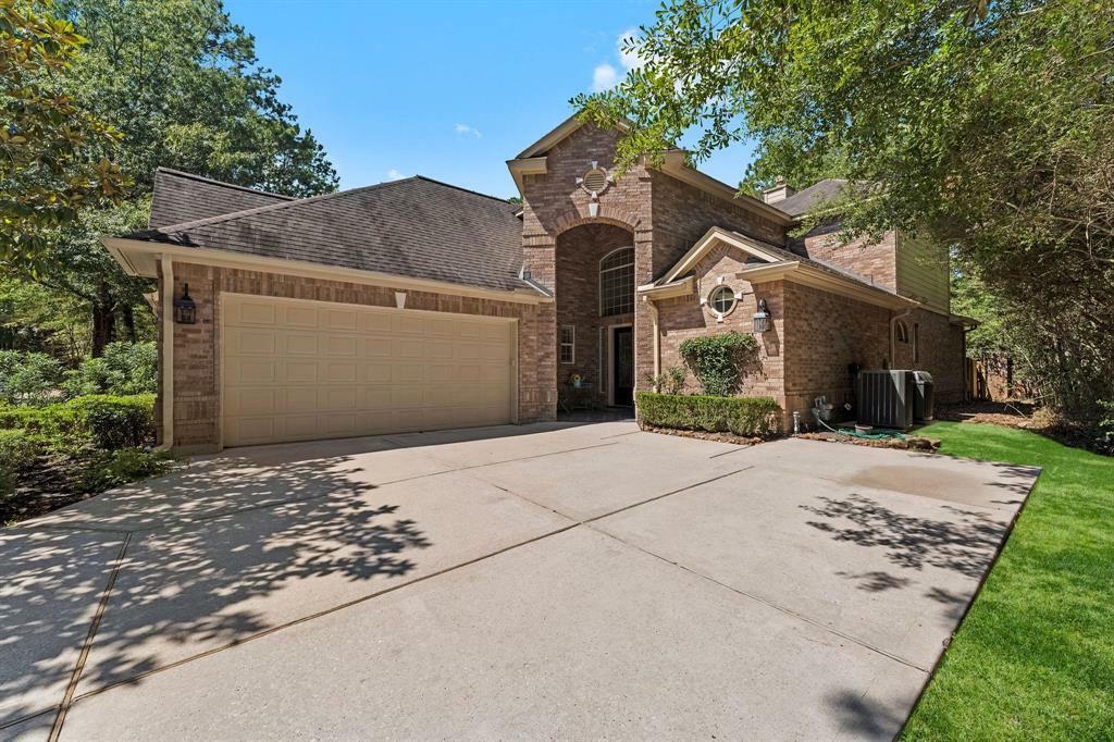 Property Photo: 2 Cedar Chase Place TX 77381