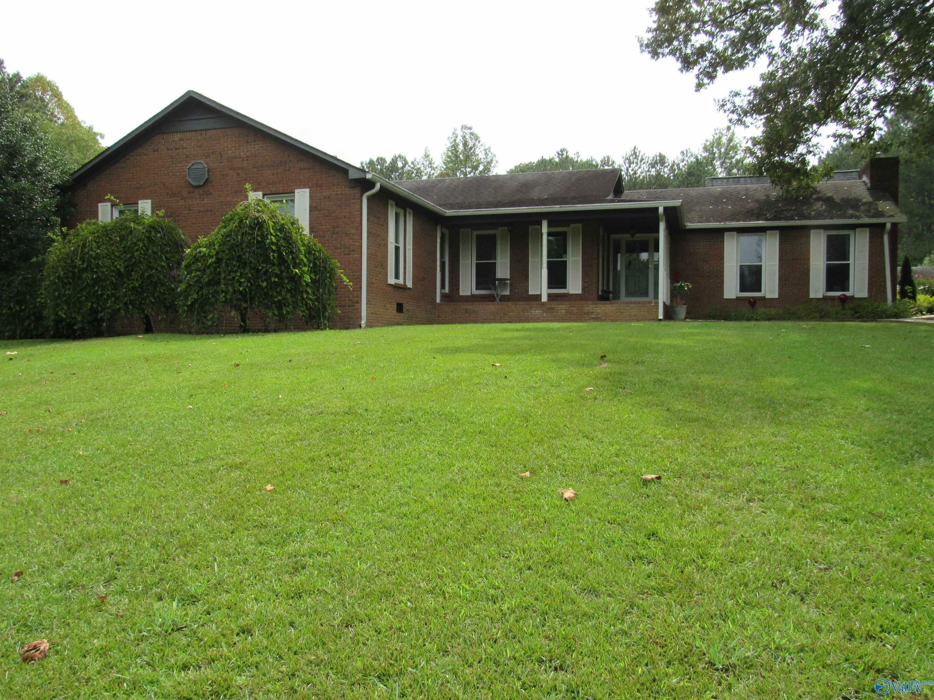 Property Photo:  1017 Hillcrest Road NW  AL 35016 