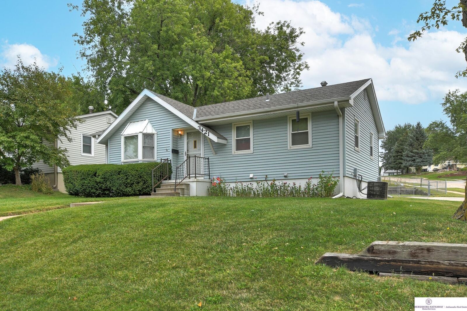 Property Photo: 3421 S 122nd NE 68144