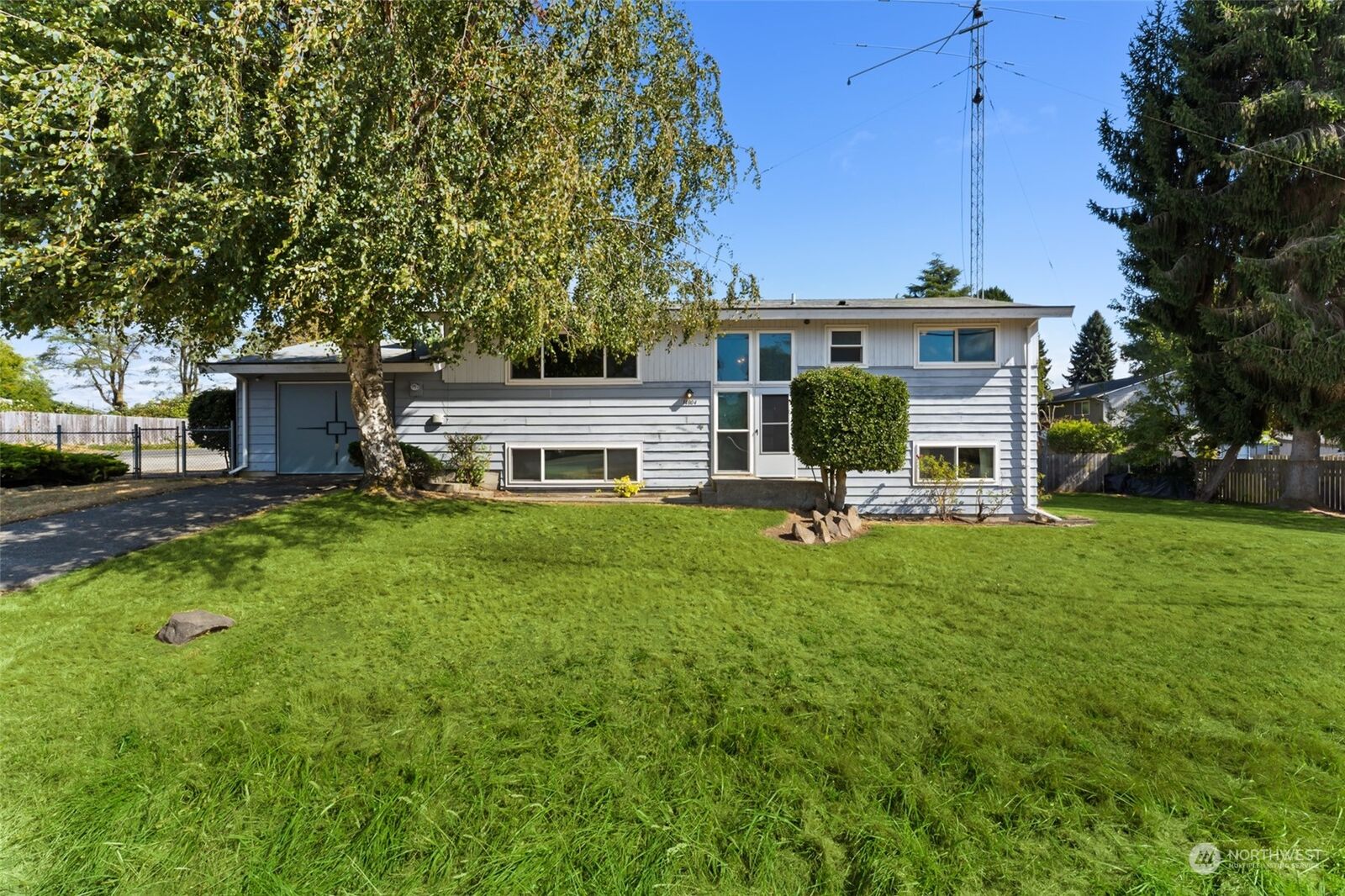 Property Photo: 14804 12th Avenue SW WA 98166