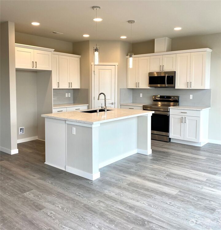 Property Photo: 400 SW Ballast Way WA 98277
