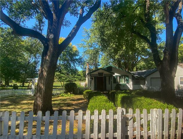 Property Photo: 4409 S Lane Street KS 66061