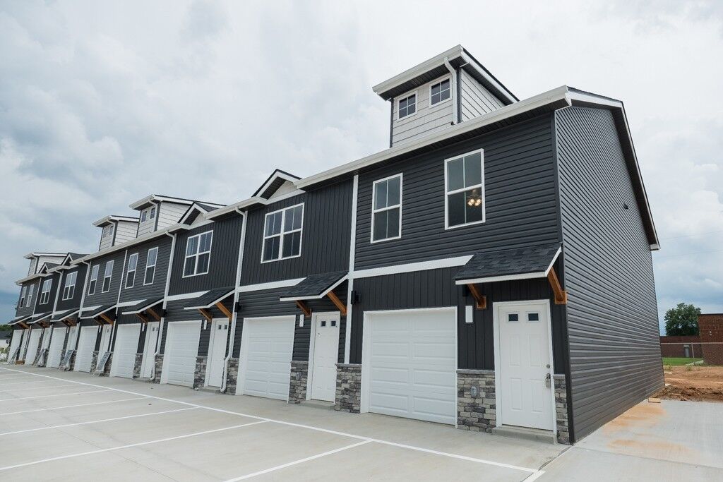 Property Photo: 216 Drayton Drive (A) A TN 37042