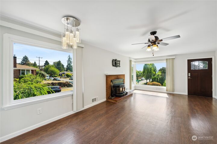 Property Photo:  4324 NE 65th Street  WA 98115 