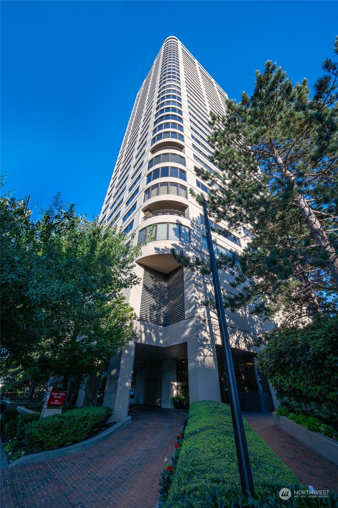 Property Photo:  1301 Spring Street 20I  WA 98104 