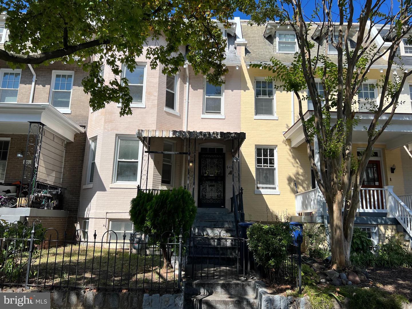 Property Photo: 646 Lexington Place NE DC 20002