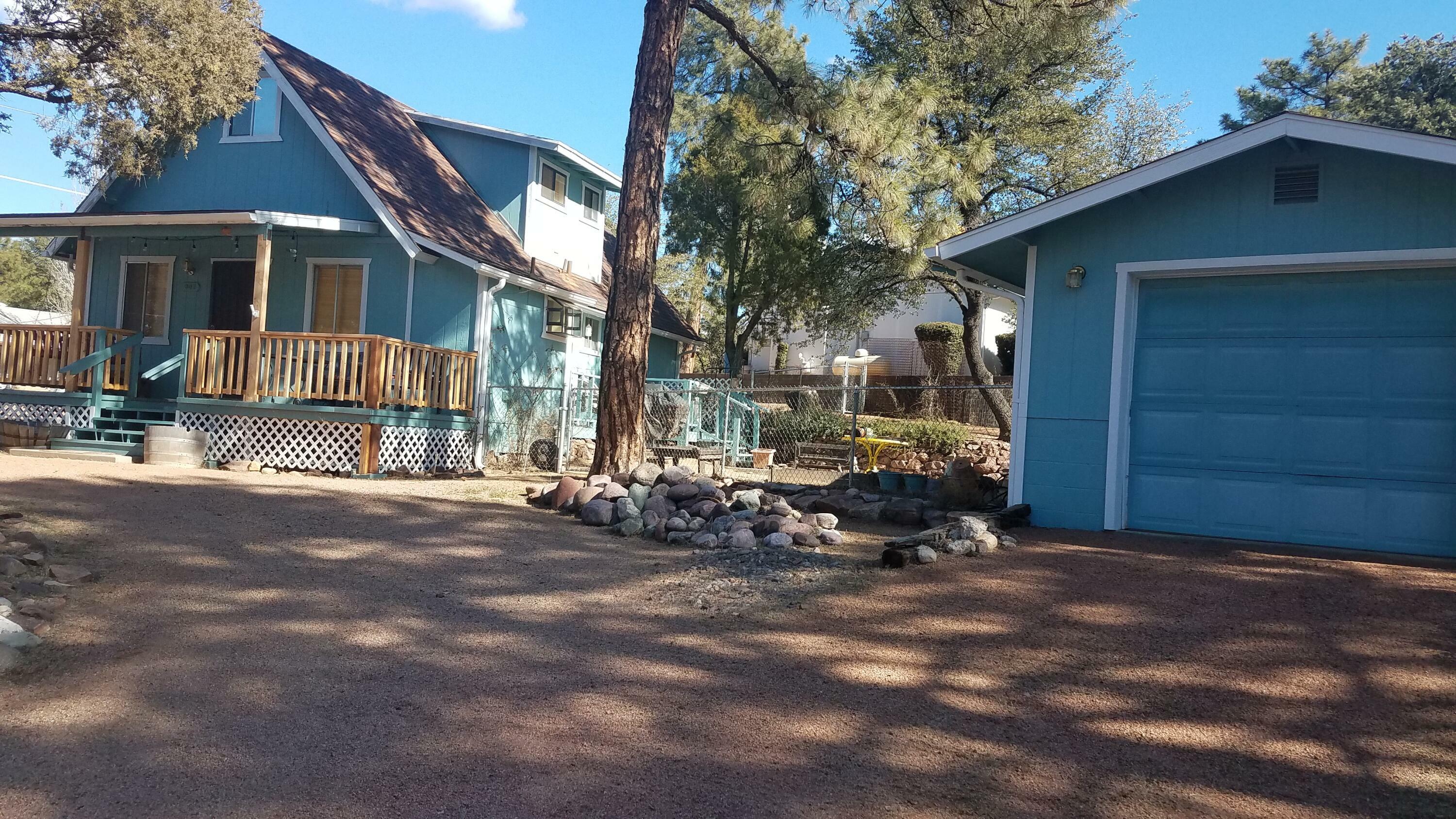 Property Photo:  907 N Colcord Road  AZ 85541 