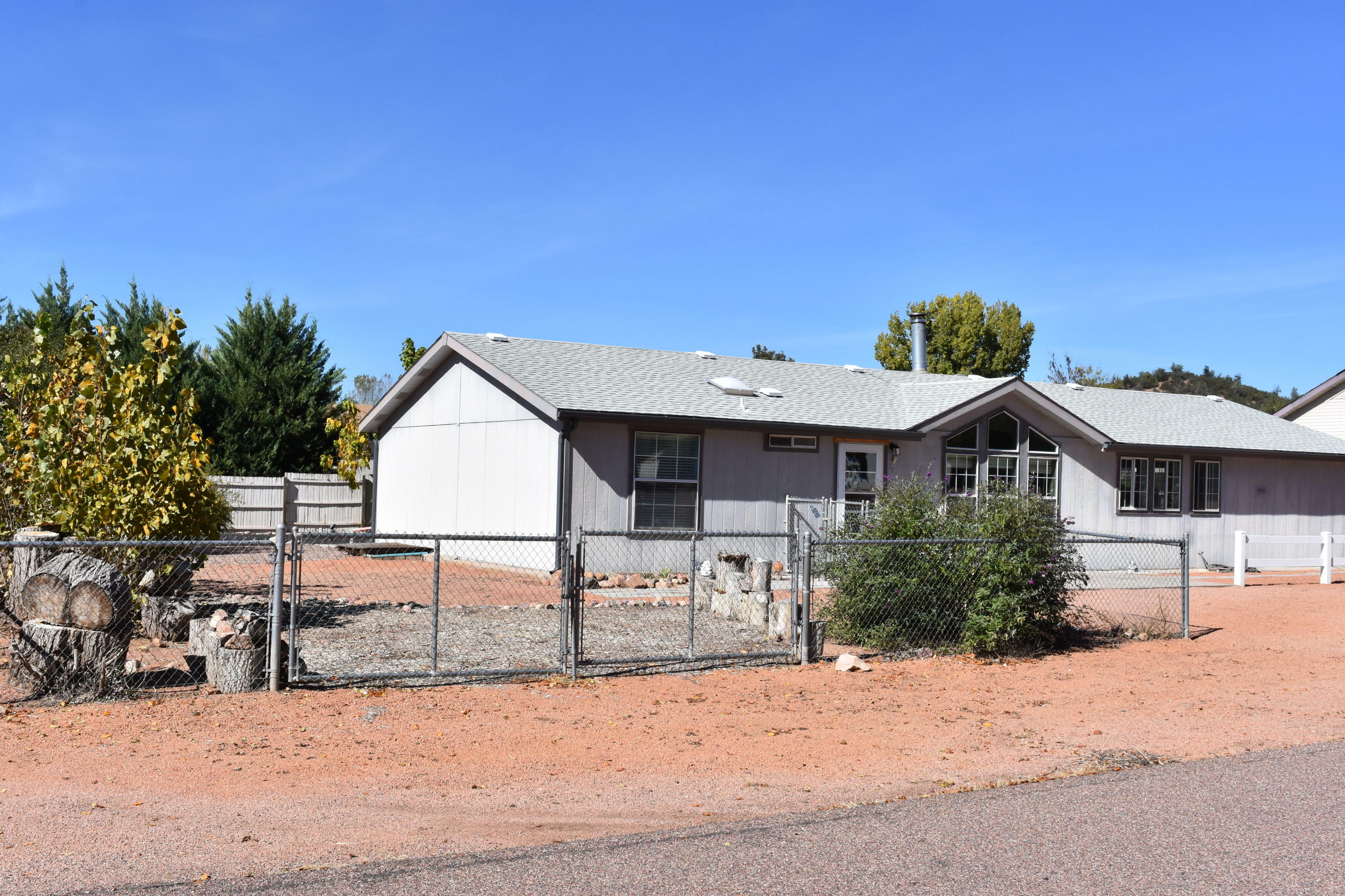 Property Photo:  78 S Hillside Drive  AZ 85541 