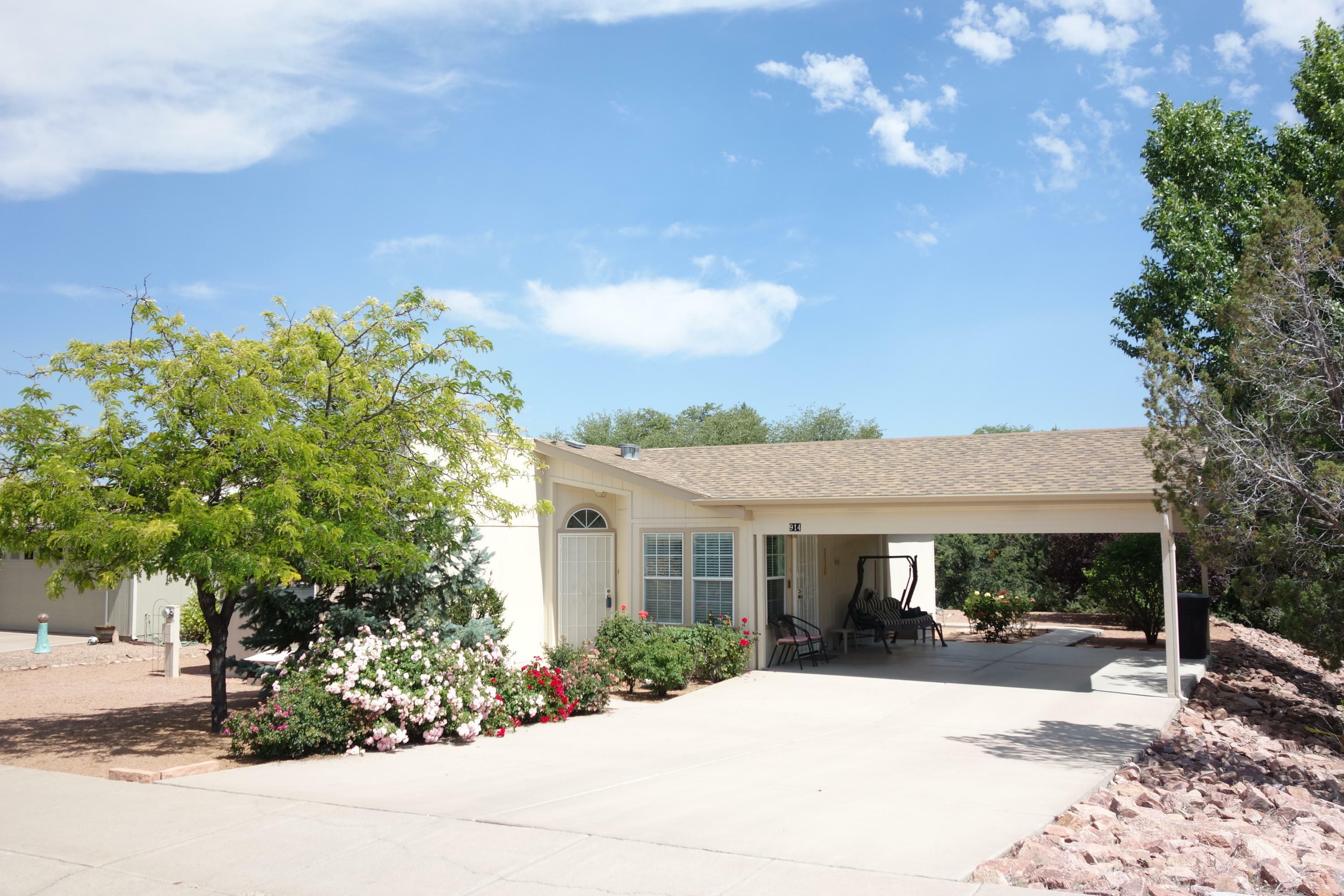 Property Photo:  914 W Rocky Road  AZ 85541 