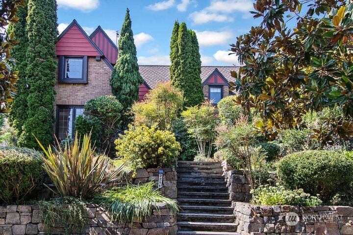 2211 32nd Avenue S  Seattle WA 98144 photo