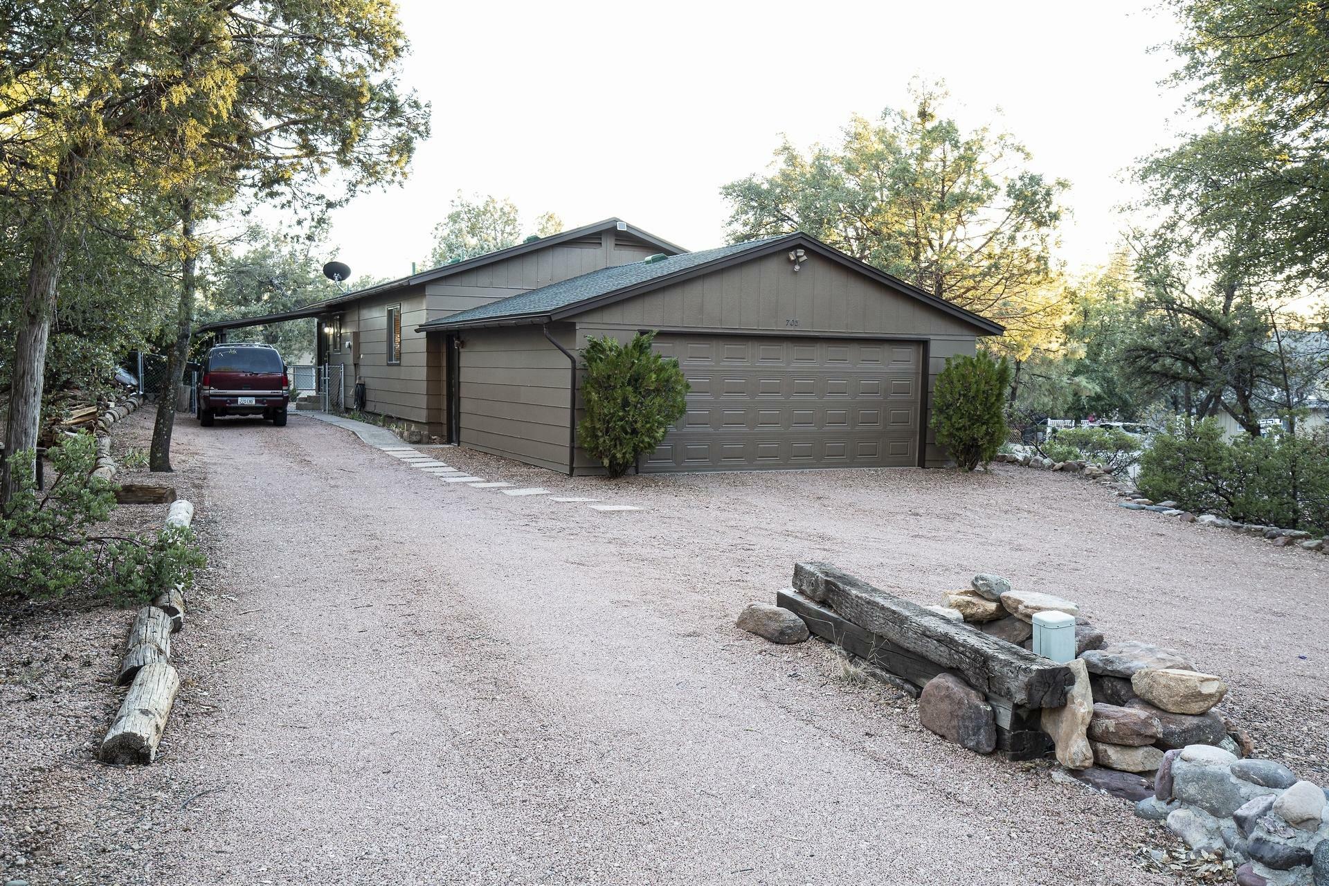 Property Photo:  703 N Manzanita Drive  AZ 85541 