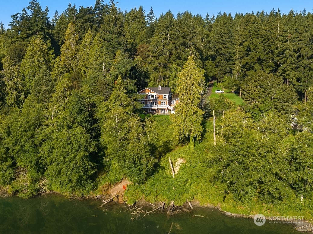 Property Photo:  11260 Arrow Point Drive NE  WA 98110 