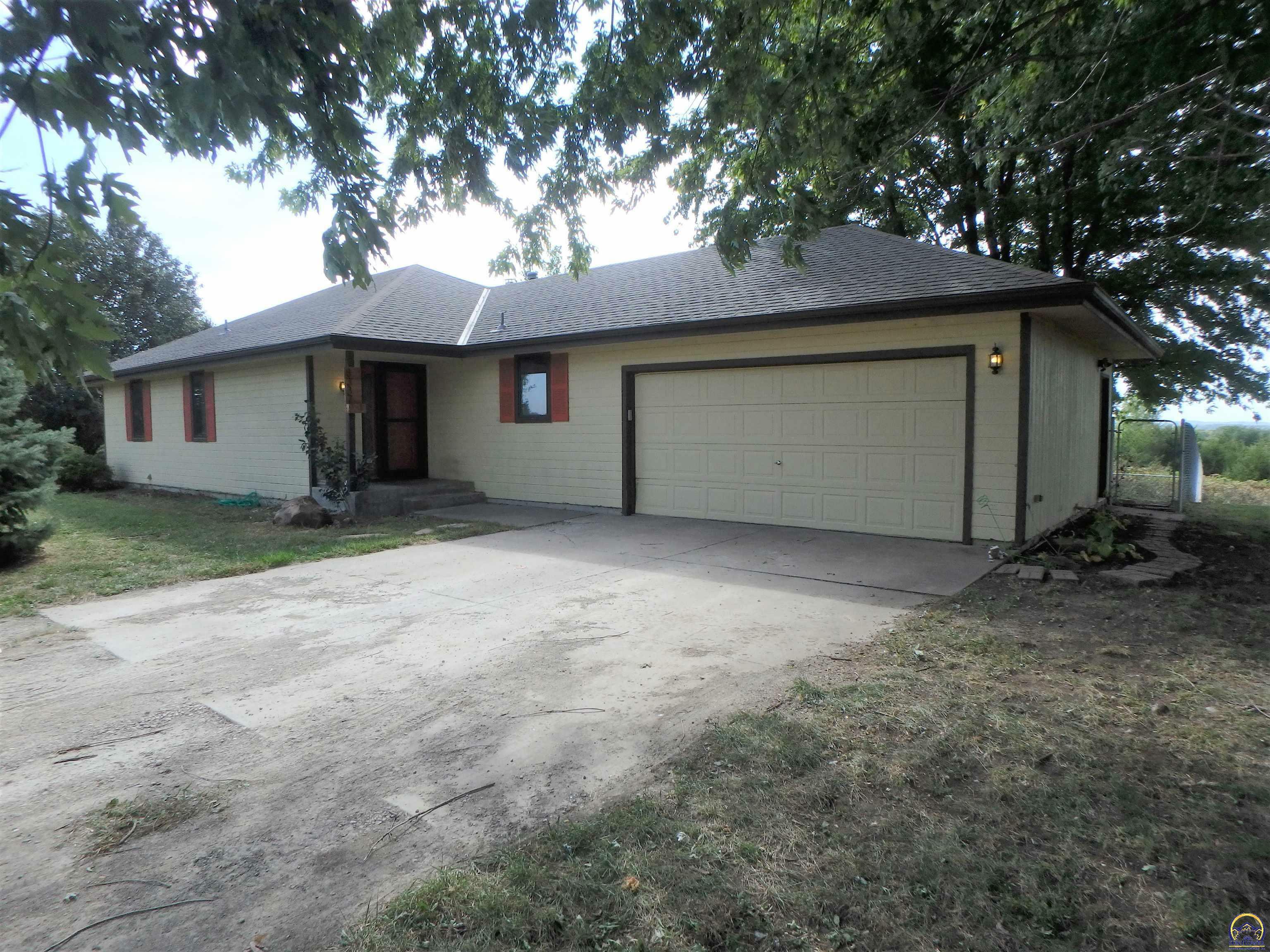 8337 SW Indian Hills Rd  Auburn KS 66402 photo