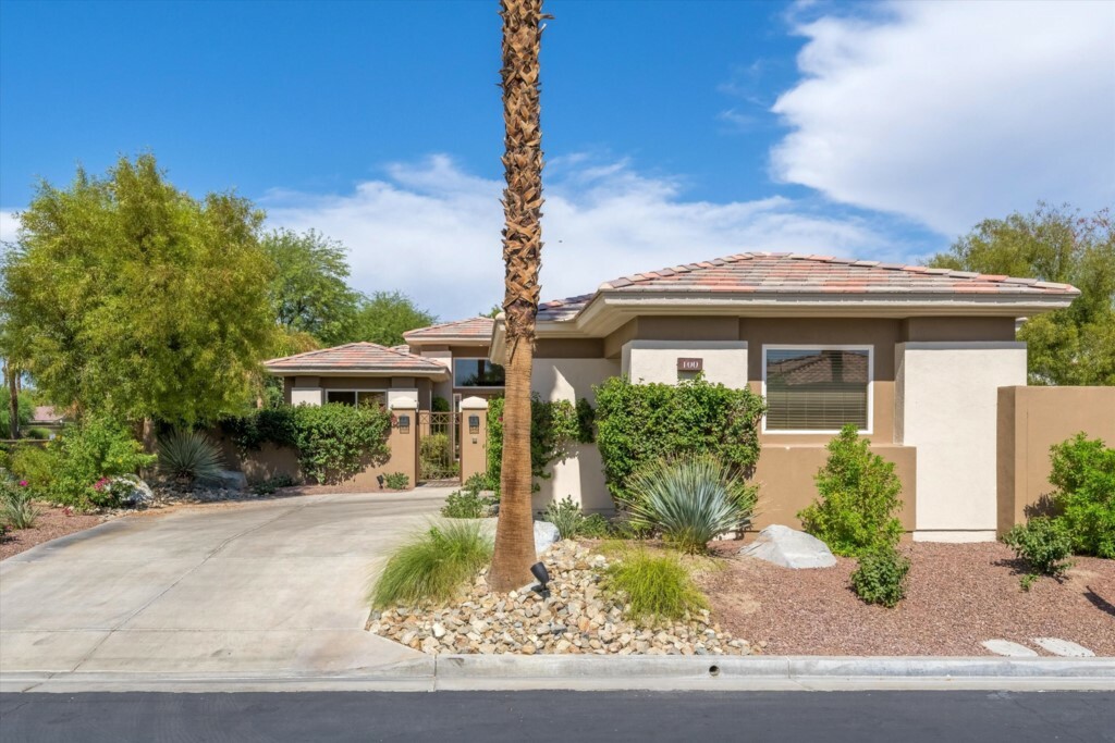 Property Photo: 100 White Horse Trail CA 92211