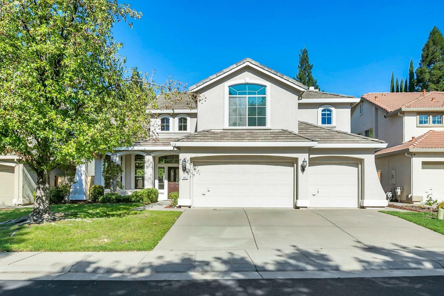 Property Photo:  689 Larson Way  CA 95630 