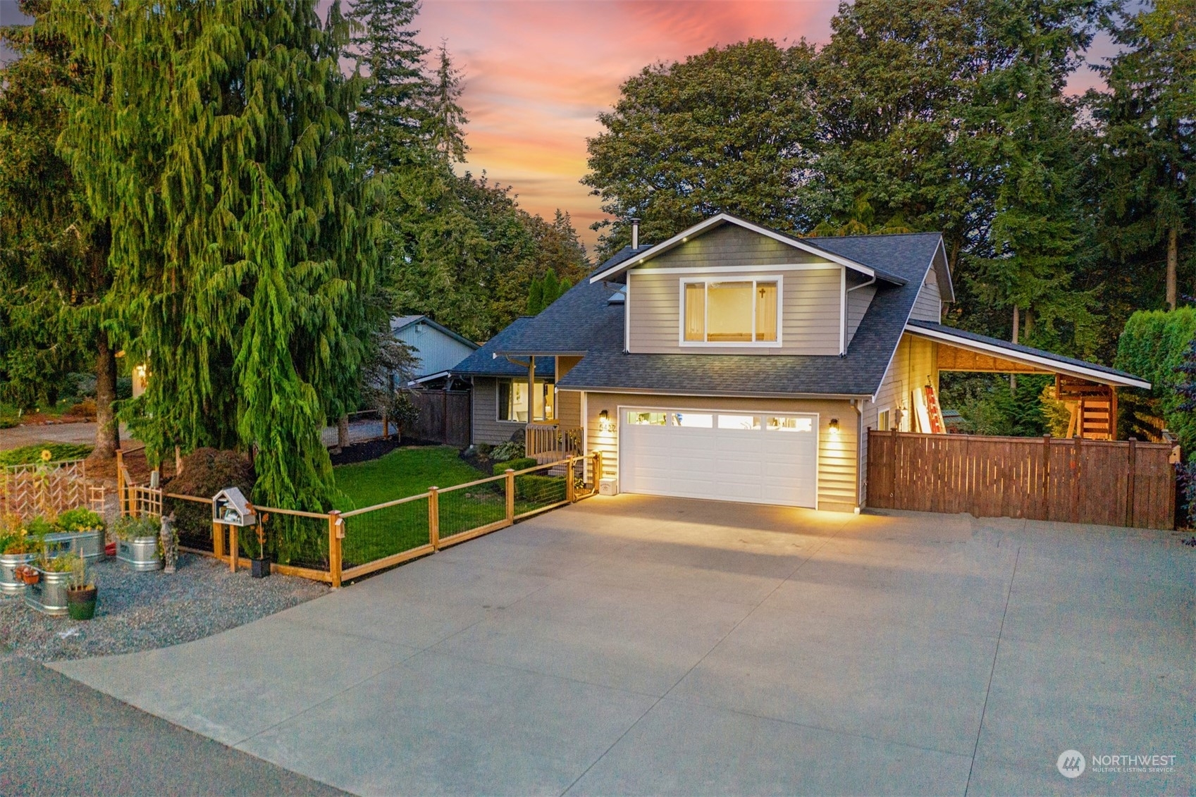 Property Photo:  5427 93rd Drive SE  WA 98290 