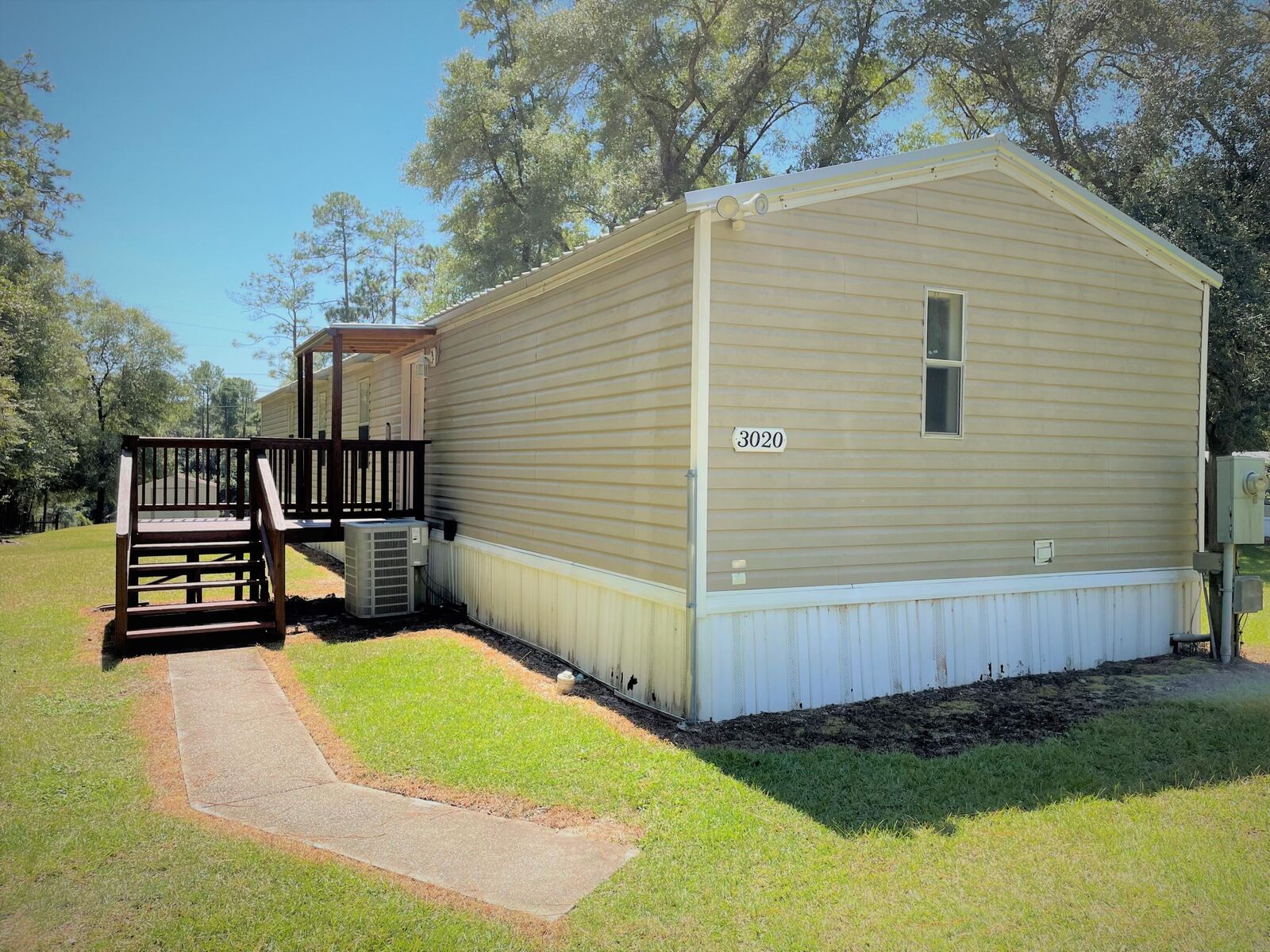 Property Photo:  3020 Aplin Road  FL 32539 
