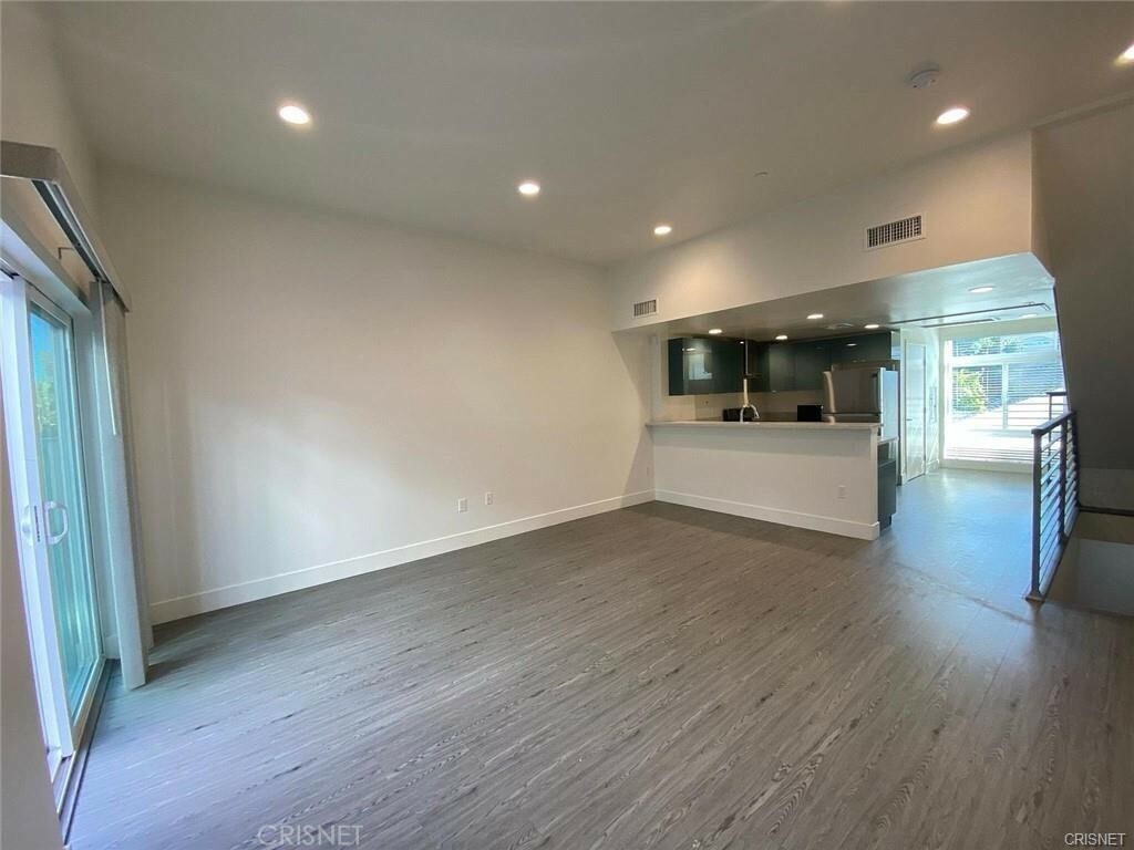 Property Photo:  4461 Tujunga Avenue 106  CA 91602 